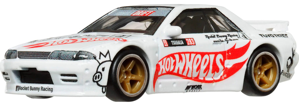 Hot Wheels Premium Car Culture Collectible Toy Car 1:64 Scale Die-Cast Nissan Skyline GT-R (R32) Pandem Modern Classics Vehicle with Real Riders Tires